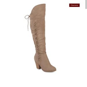 EUC Journee Collection tan heeled wide calf boots - Size 8